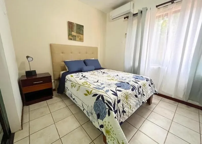 Marina Loft #106 Beautiful Ground Floor Studio, Apartment Coco