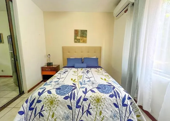 Marina Loft #106 Beautiful Ground Floor Studio, Apartment Coco